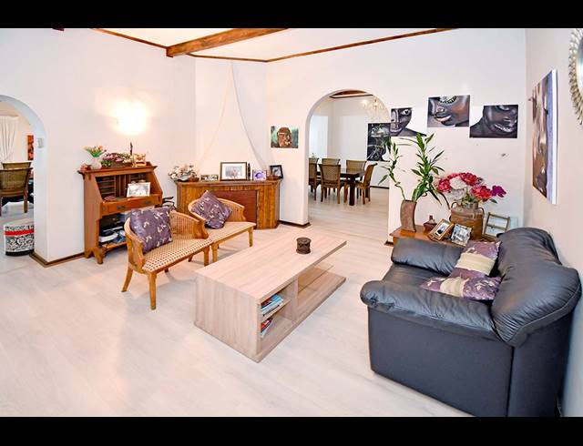 4 BEDROOM FREEHOLD FOR SALE IN HIGHLANDS NORTH